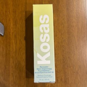 Kosas Revealer Skin-improving foundation in Light Medium Neutral 200